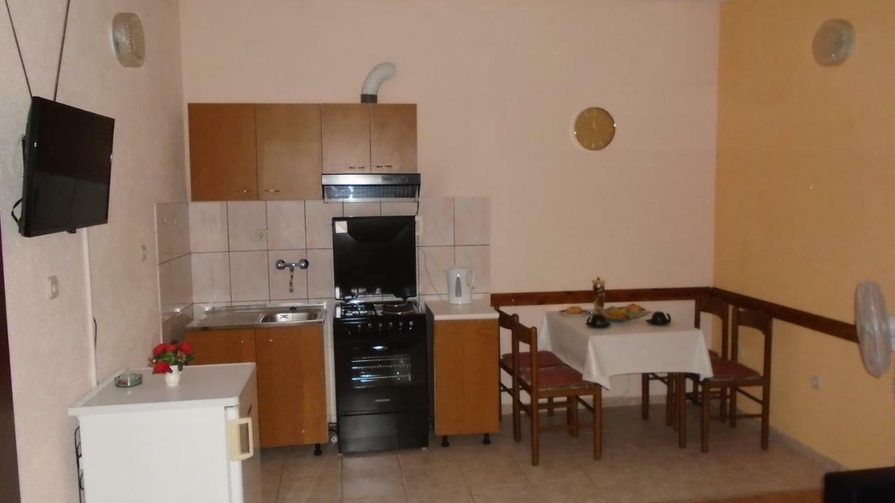 Apartmani A.Teskera Трогір Екстер'єр фото